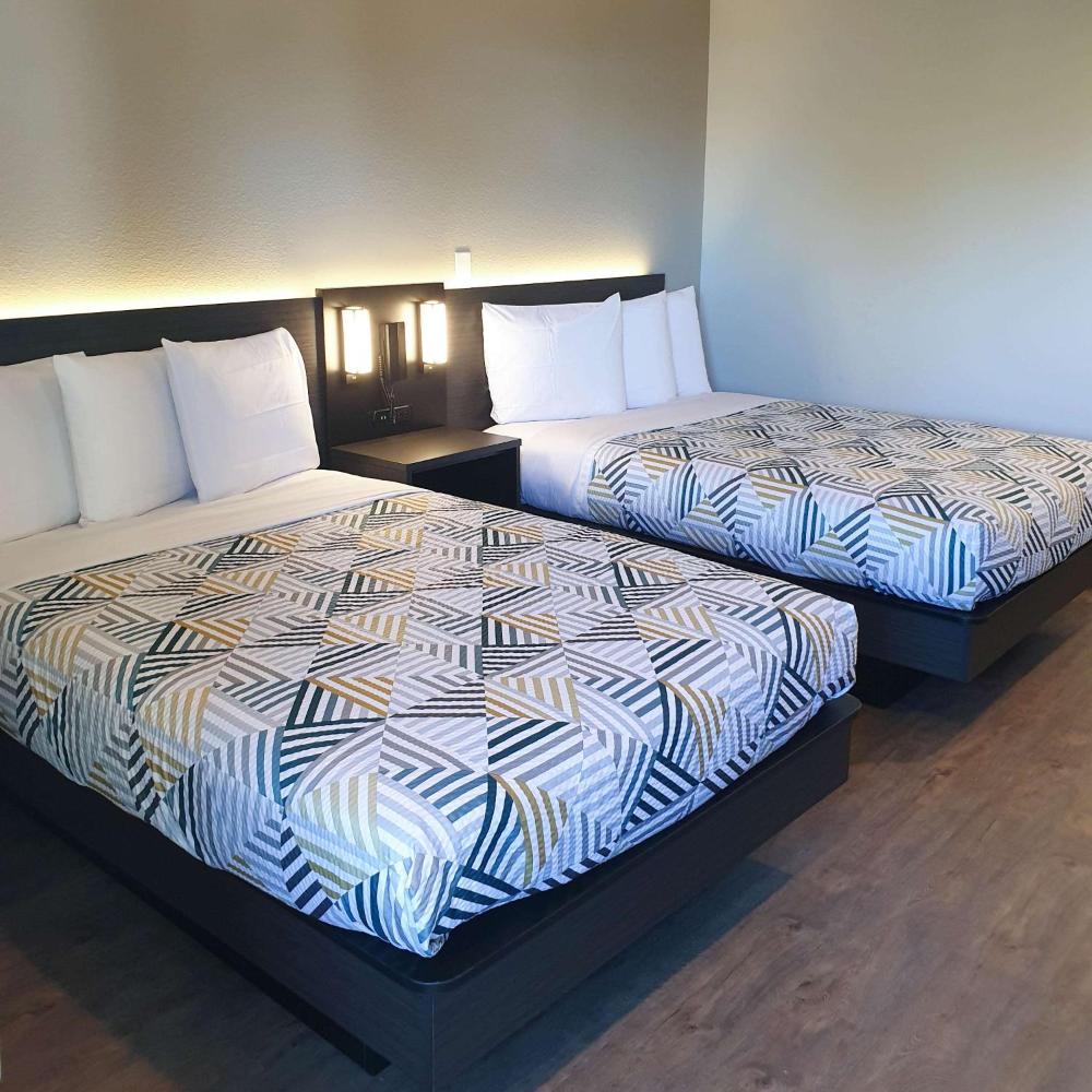 Deluxe Quadruple Room - Non-Smoking interior