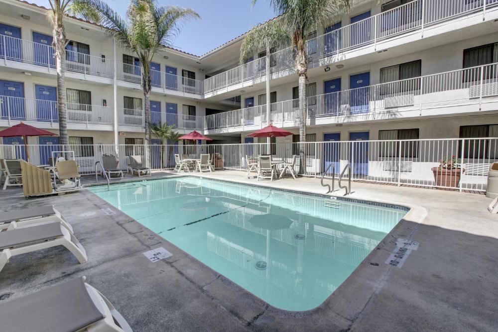 Motel 6-Bellflower, CA - Los Angeles